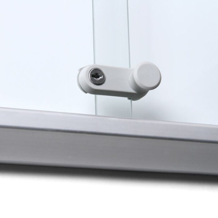 Gablota z przesuwanymi drzwiami