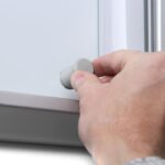 Gablota z przesuwanymi drzwiami