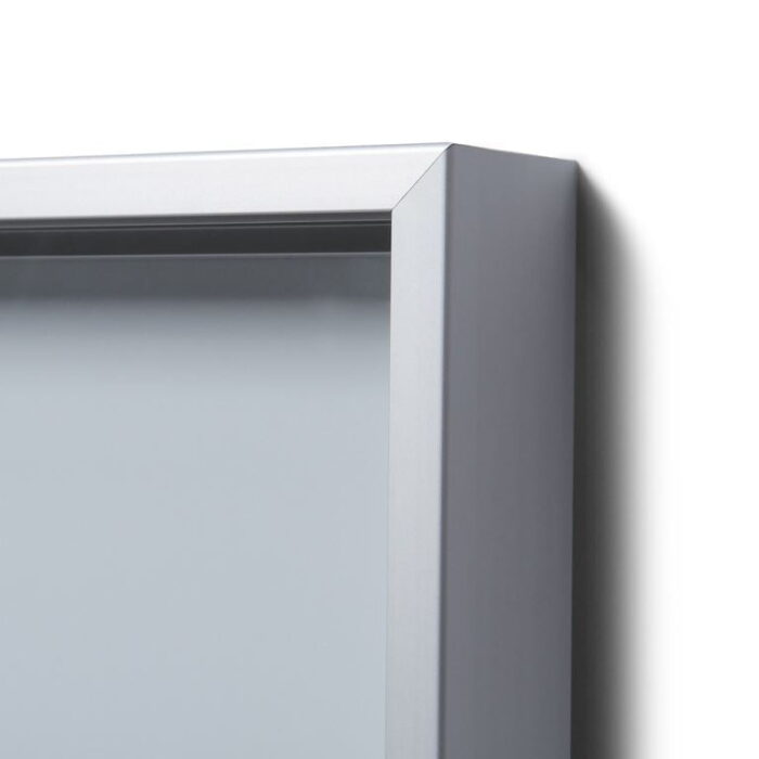 Gablota z przesuwanymi drzwiami