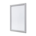 Gablota informacyjna na zewnątrze