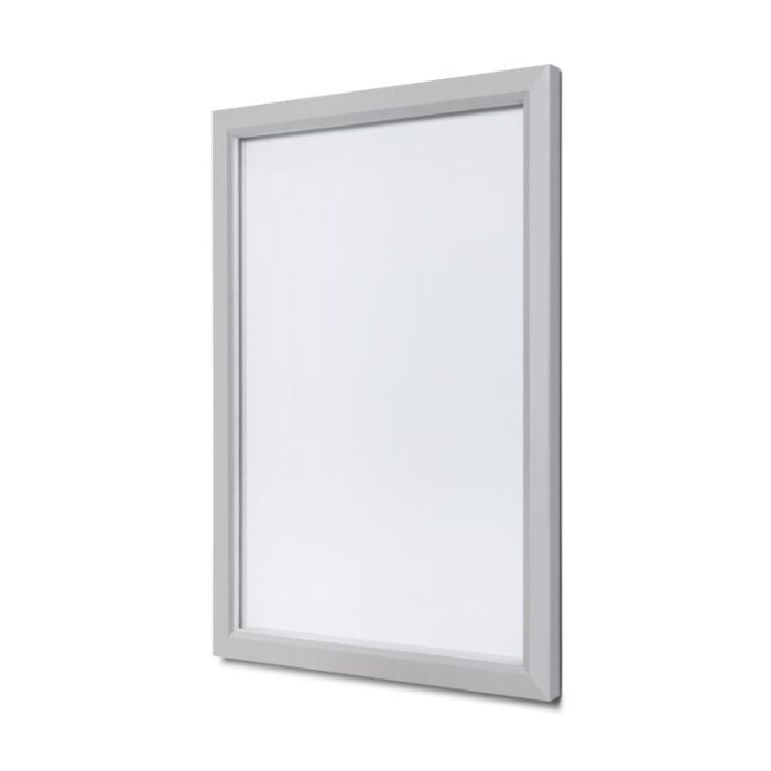 Gablota informacyjna na zewnątrze