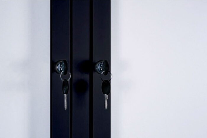 Czarna gablota informacyjna